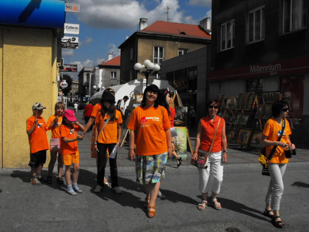 Szlakiem białostockich fontann, AKTYWNI Z NATURY - Wakacje na ekotrasie, Centrum Edukacji Obywatewlskiej - wolontariusze ze Stowarzyszenia www.jedenswiat.ngobs.pl