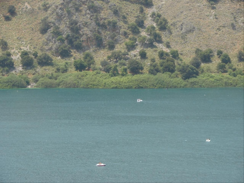 jezioro Kournas kajaki i rowerki wodne #Kournas #Vrisses #Kares #Askifou #HoraSfakion #Frangokastello #Argoules #Sellia #Kanevos #NocąPrzezKanionKotstfou #AgiosJoannis #Armeni #RethimnonDo