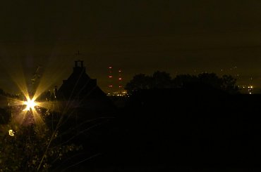 ... #nocne #żółto #wieś #gwiazdy #daleko #światło #lampy