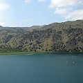 Kreta - jezioro Kourna Lake - na południu Krety #Kournas #Vrisses #Kares #Askifou #HoraSfakion #Frangokastello #Argoules #Sellia #Kanevos #KanionKotstfou #AgiosJoannis #Armeni #RethimnonDo