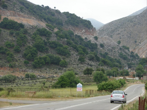 wynajętym autkiem jedziemy dalej w góry Lefka Ori #Kreta #jezioro #KournaLake #Vrises #LefkaOri