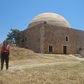 zabytki Rethimnon - wenecka Fortezza, w niej meczet, katolickia kaplica pod wezwaniem sw. Sfirydona #ZabytkiRethimnonu #Kreta #fontanna #forteca