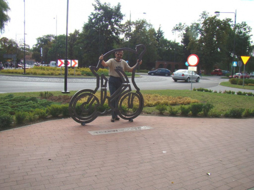 Cyklista przy pięknym rowerze Tczew #Wypoczynek