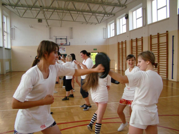 W poniedziałek 21 września odbyły się kolejne zajęcia Liceum Ogólnokształcącego-klasa wojskowa z samoobrony #Sobieszyn #Brzozowa #KlasaWojskowa