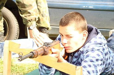 Po krótkim przeszkoleniu klasa wojskowa przystąpiła do strzelania.... Najlepszy wynik....- poszukajcie- sami się zdziwicie ;-) #Sobieszyn #Brzozowa #KlasaWojskowa #Strzelanie