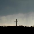 krzyż w chmurze deszczu #Matyska #góry #religia #krzyż