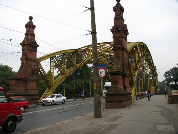 też coś dorzucę z szuflady wrocławskiego: Pl. Grunwaldzki i okolice :)