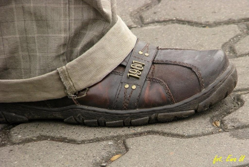 czyżby buty po dziadku :) dobrze się trzymają :))