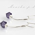 689. SWAROVSKI Cube Purple Velvet na żmijce - kolczyki 5cm
Kryształy w kształcie oszlifowanych kostek (odcien na zywo nieco cieplejszy niz na zdjeciu)
Ozdobne kwadratowe płytki
Całość wykończenia - srebro