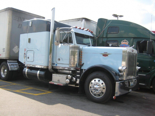 Peterbilt 379