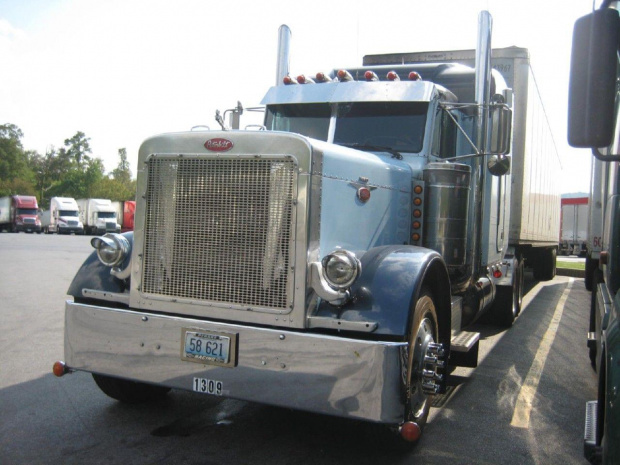 Peterbilt 379