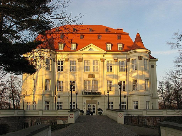 Zamek w Leśnicy, obecnie dom kultury