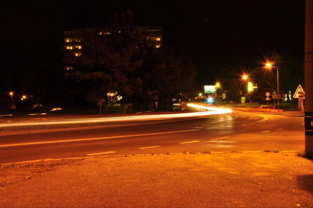 Miasto nocą. #światła #ulica #samochody #noc