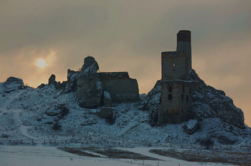 Olsztyn zimą #zamek #Olsztyn #śnieg