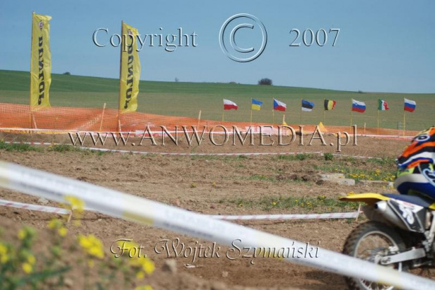 MOTOCROSS MISTRZOSTWA EUROPY w kl. 125 J. open Gdańsk 29.04.2007r.
www.ANWOMEDIA.pl