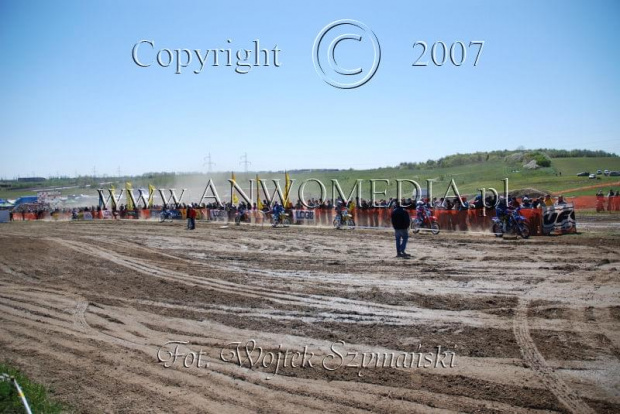 MOTOCROSS MISTRZOSTWA EUROPY w kl. 125 J. open Gdańsk 29.04.2007r.
www.ANWOMEDIA.pl