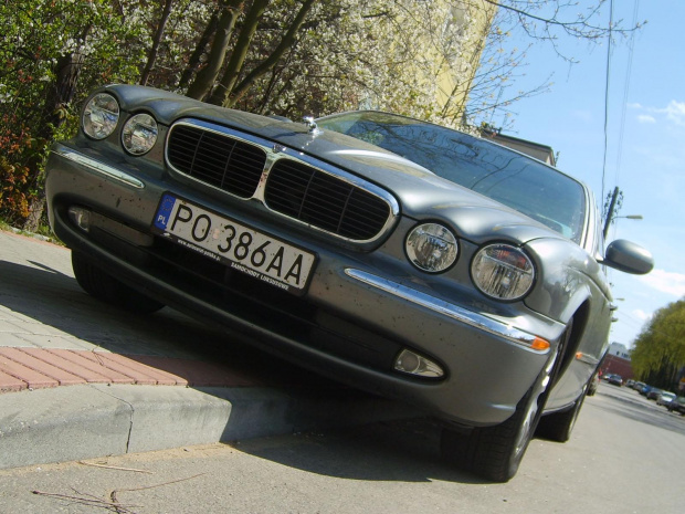 XJ8