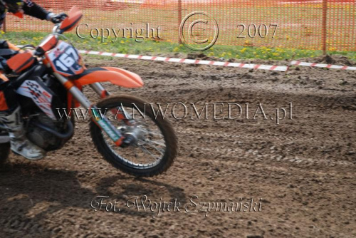 MOTOCROSS MISTRZOSTWA EUROPY w kl. 125 J. open Gdańsk 29.04.2007r.
www.ANWOMEDIA.pl