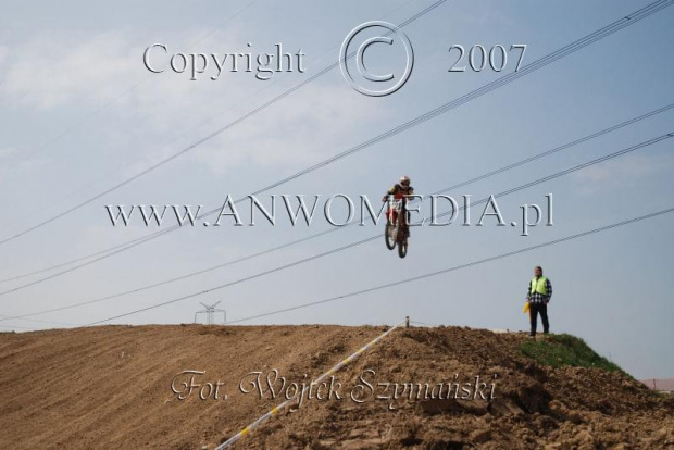 MOTOCROSS MISTRZOSTWA EUROPY w kl. 125 J. open Gdańsk 29.04.2007r.
www.ANWOMEDIA.pl