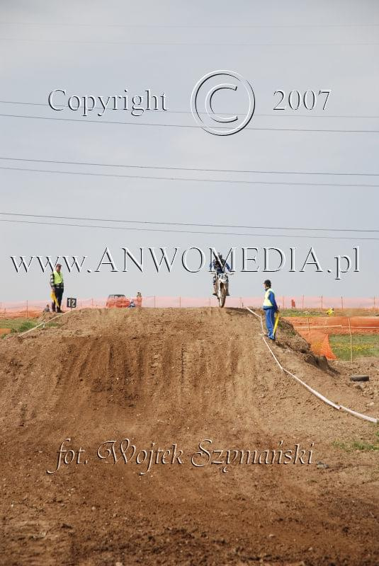 MOTOCROSS MISTRZOSTWA EUROPY w kl. 125 J. open Gdańsk 29.04.2007r.
www.ANWOMEDIA.pl