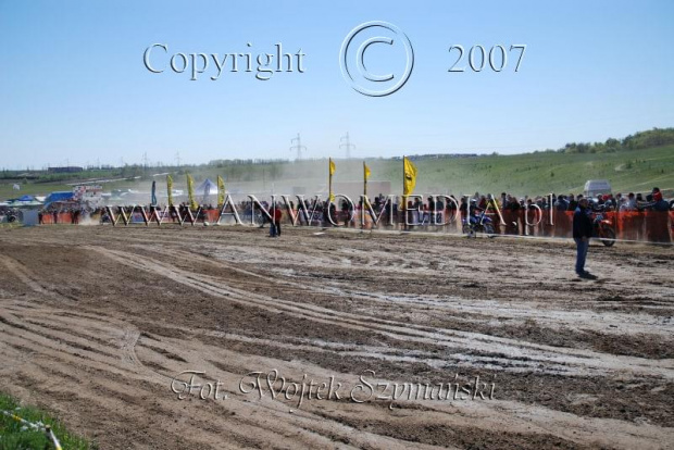 MOTOCROSS MISTRZOSTWA EUROPY w kl. 125 J. open Gdańsk 29.04.2007r.
www.ANWOMEDIA.pl