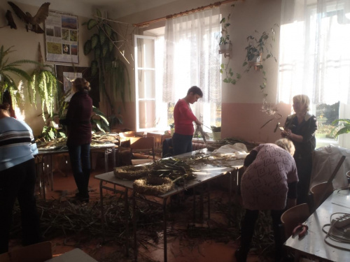Kolejne zajęcia słuchacze Studium Florystycznego poświęcili na przygotowanie dekoracji Adwentowych. Zdjęcia udostępniła Renata Galas #Sobieszyn #Brzozowa #ZespółSzkółWSobieszynie