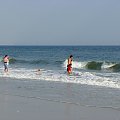 Październikowy spacer plażą... #ocean #plaza #mewy #ludzie #motyl