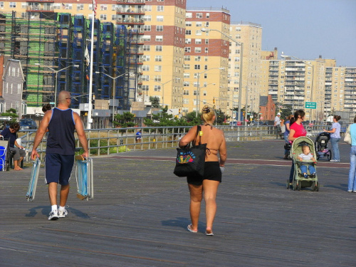 Październikowy spacer plażą... #ocean #plaza #mewy #ludzie #motyl #muszle #fale