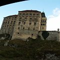 Zamek w Pieskowej Skale. Zdjęcie zrobione z samochodu. #Zamek