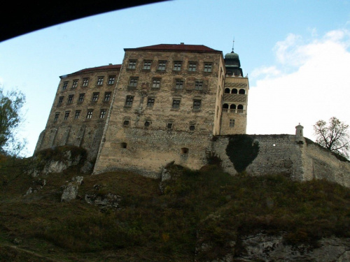 Zamek w Pieskowej Skale. Zdjęcie zrobione z samochodu. #Zamek