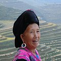 W Chinach isteniej 56 mniejscosci narodowych-oto pani reprezentujaca mniejszosc narodowa YAO-mieszkajaca na terenach prowincji GUANXI(polnocna czesc)