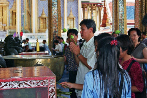 Modlitwy na dziedzińcu #Tajlandia #Bangkok