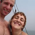 Z poznanym w Szanghaju a potem przez przypadek spotkanym w Hanoi- holendrem Roaldem. RAzem wyruszylismy na zatoke Ha LOng.