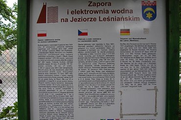 Zapora i elektrownia na Jeziorem Leśniańskim niedaleko zamku #Zamek #Czocha #Polska #Zalew #Zapora #Jezioro