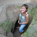 TUNELE CU CHI ktore Wietnamczycy wybudowali w czasie wojny z USA. Niesamowite podziemne schrony- 200km! Tylko dla wietnamczykow- ja prawie utknelam;)