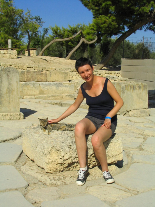 KNOSSOS