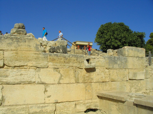 KNOSSOS