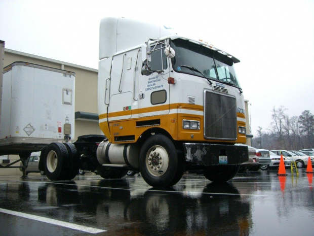 Volvo White GMC