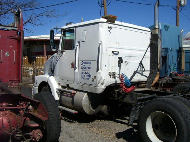 Volvo White GMC