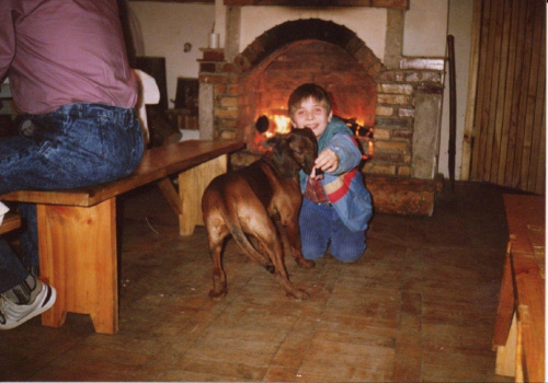 Ja z moim pierwszym psem rasy Posokowiec Bawarski. Wabił się Bruno. Zdjęcie było robione w stanicy myśliwskiej w Wiesiółce.