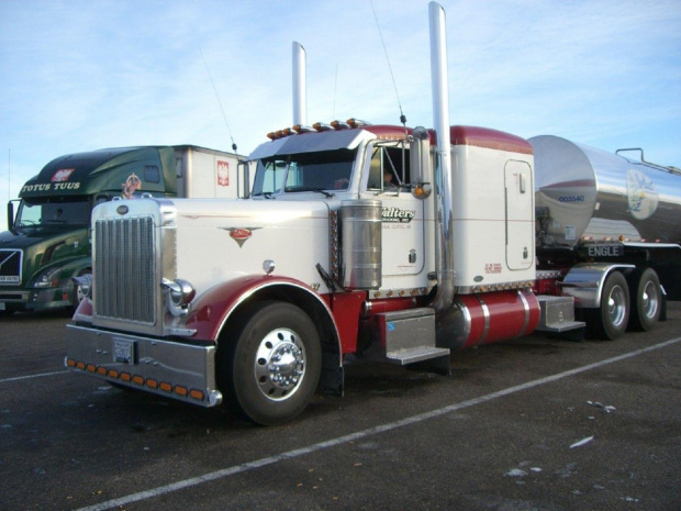 Peterbilt 379